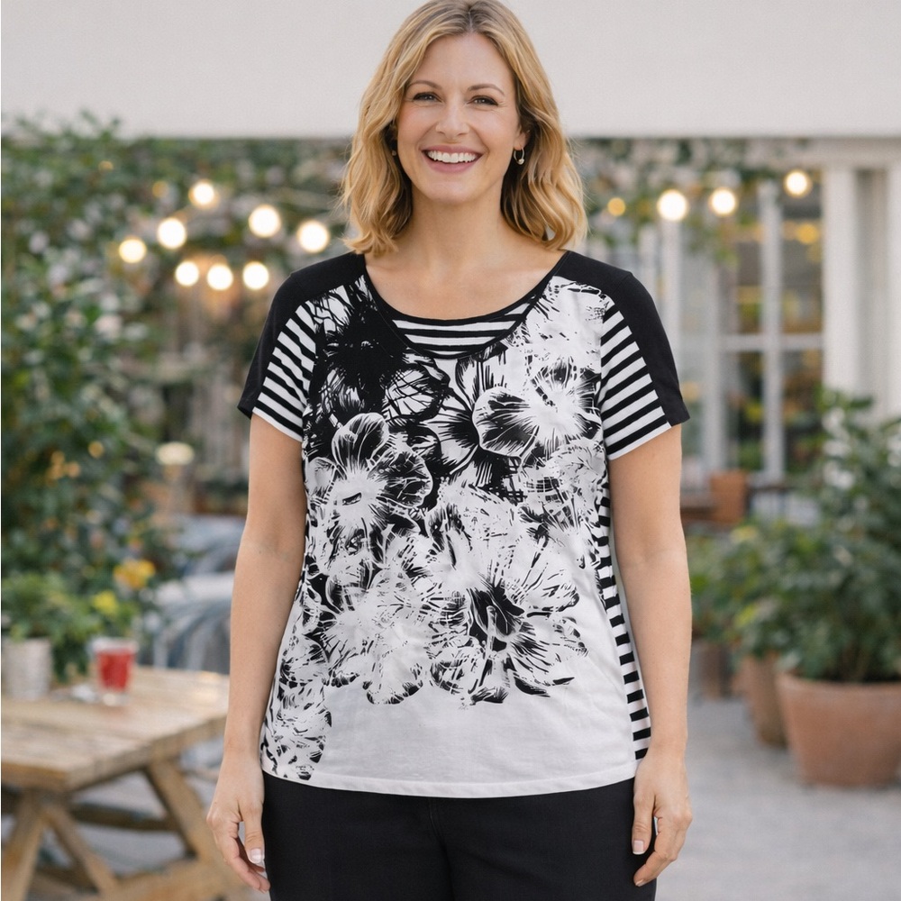Zenergy by Chicos Size 2 Black White Floral Striped Top Casual Short Sleeve